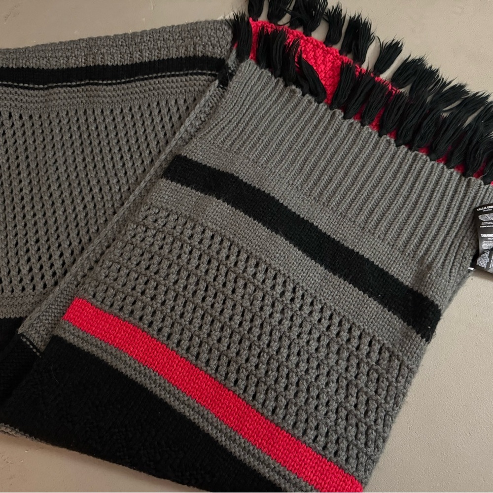 Sorel knit scarf